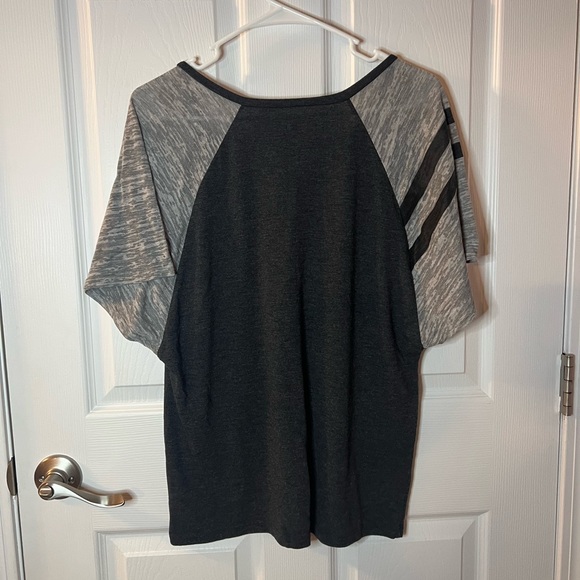 Fox Women’s Short Sleeve Shirt Medium - Picture 4 of 7